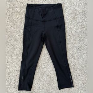 Lululemon Fast & Free Leggings / Size 4 / Black / Crop 17